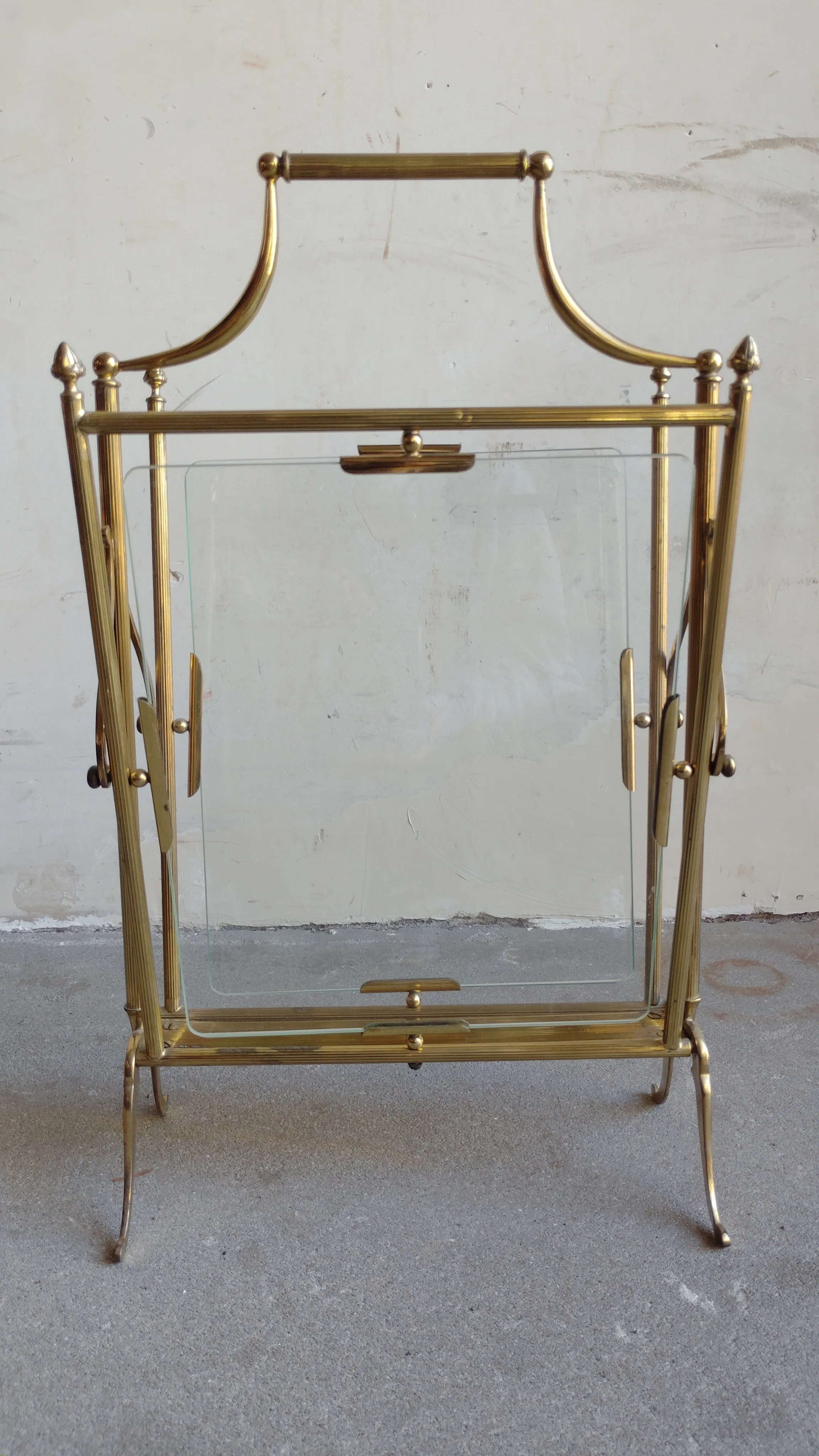 Gazetnik z mosiądzu, Maison Jansen. Francja, lata 50.