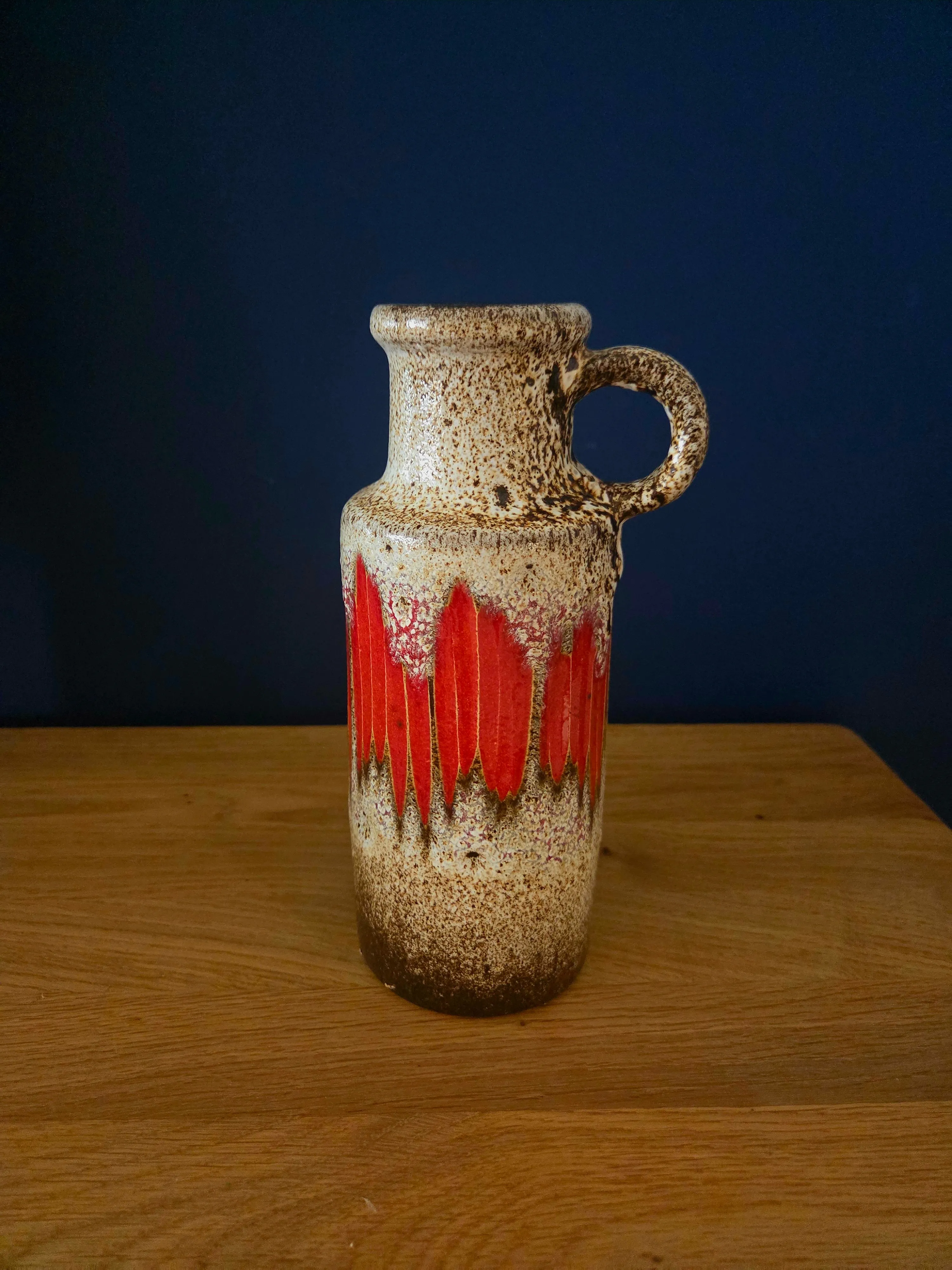 Wazon z uchem Fat lava nr 401-20