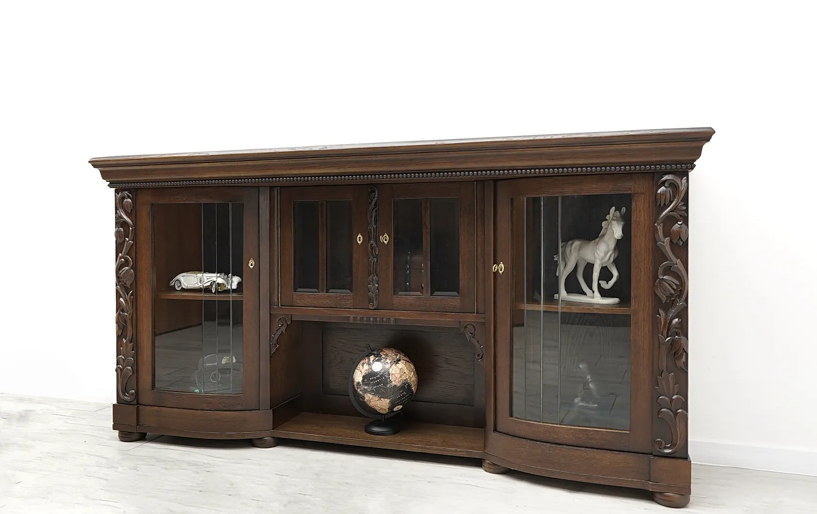 Biblioteka w stylu secesyjnym, lata 20. Po renowacji.