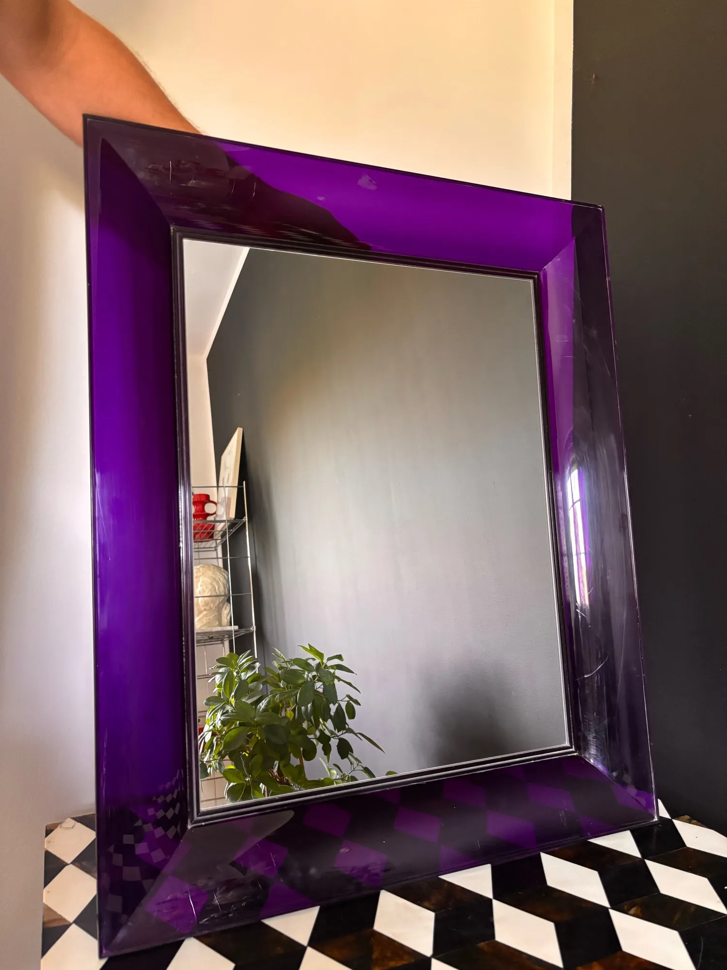 Duże lustro Kartell Philippe Starck Ghost Mirror Italy Design Icon fiolet