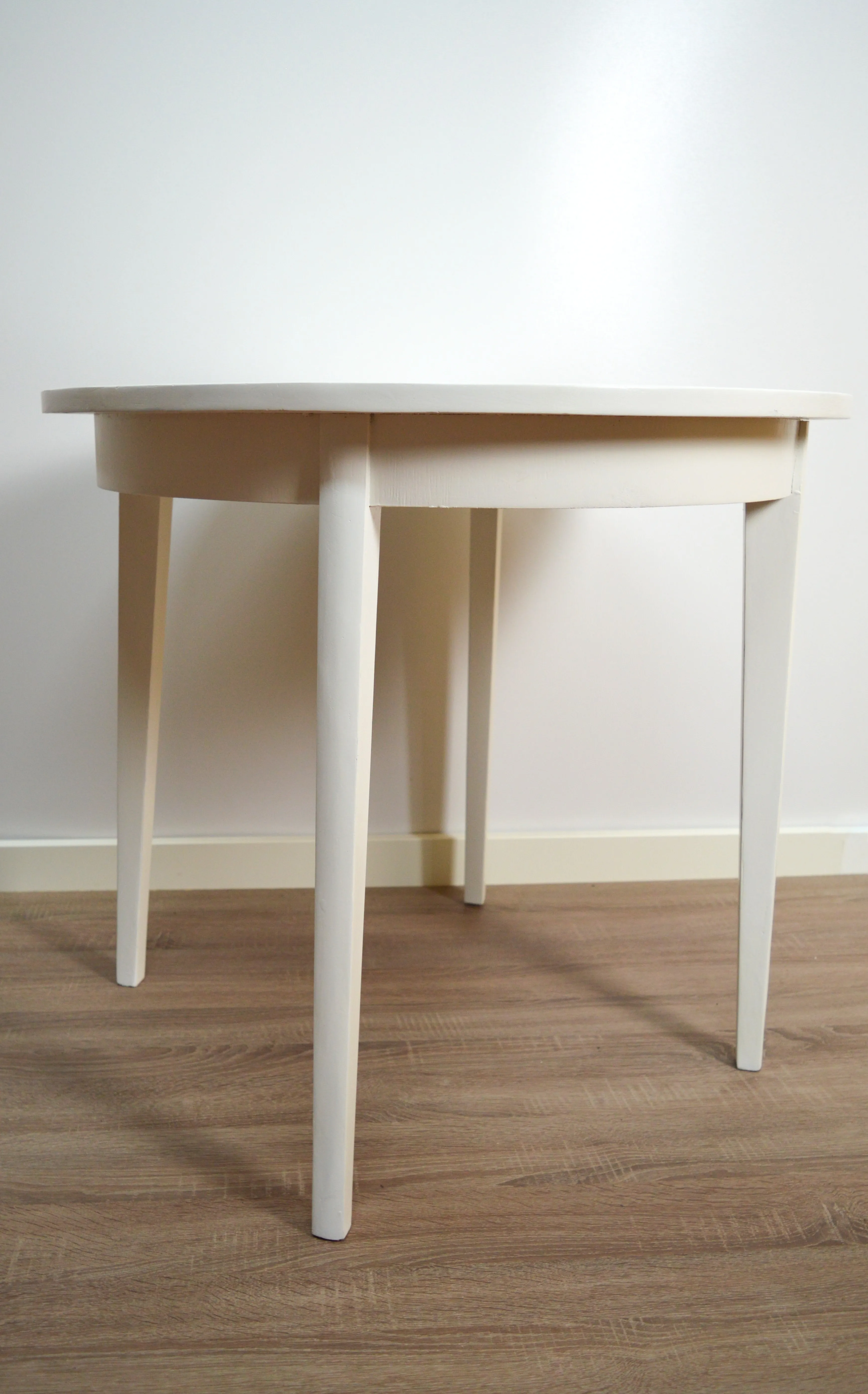 Drewniany Stolik Stylizowany 80cm