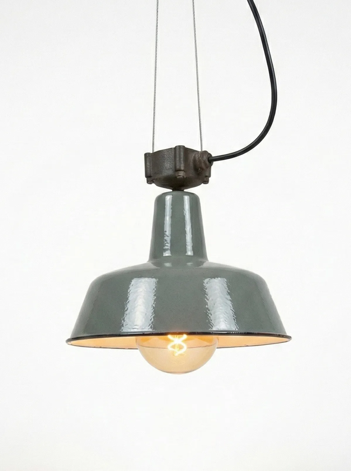 Lampa przemysłowa morska emalia loft vintage PRL