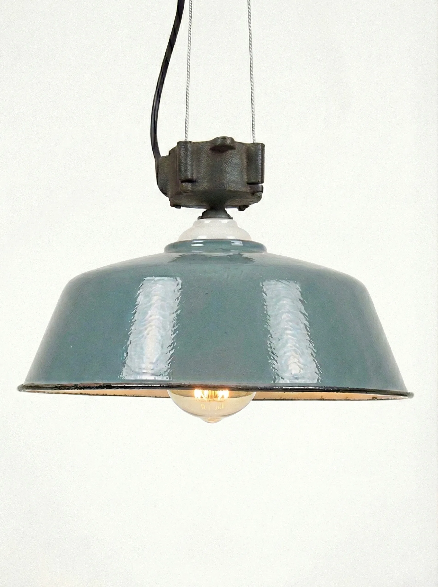 Lampa industrialna morska emalia loft vintage PRL