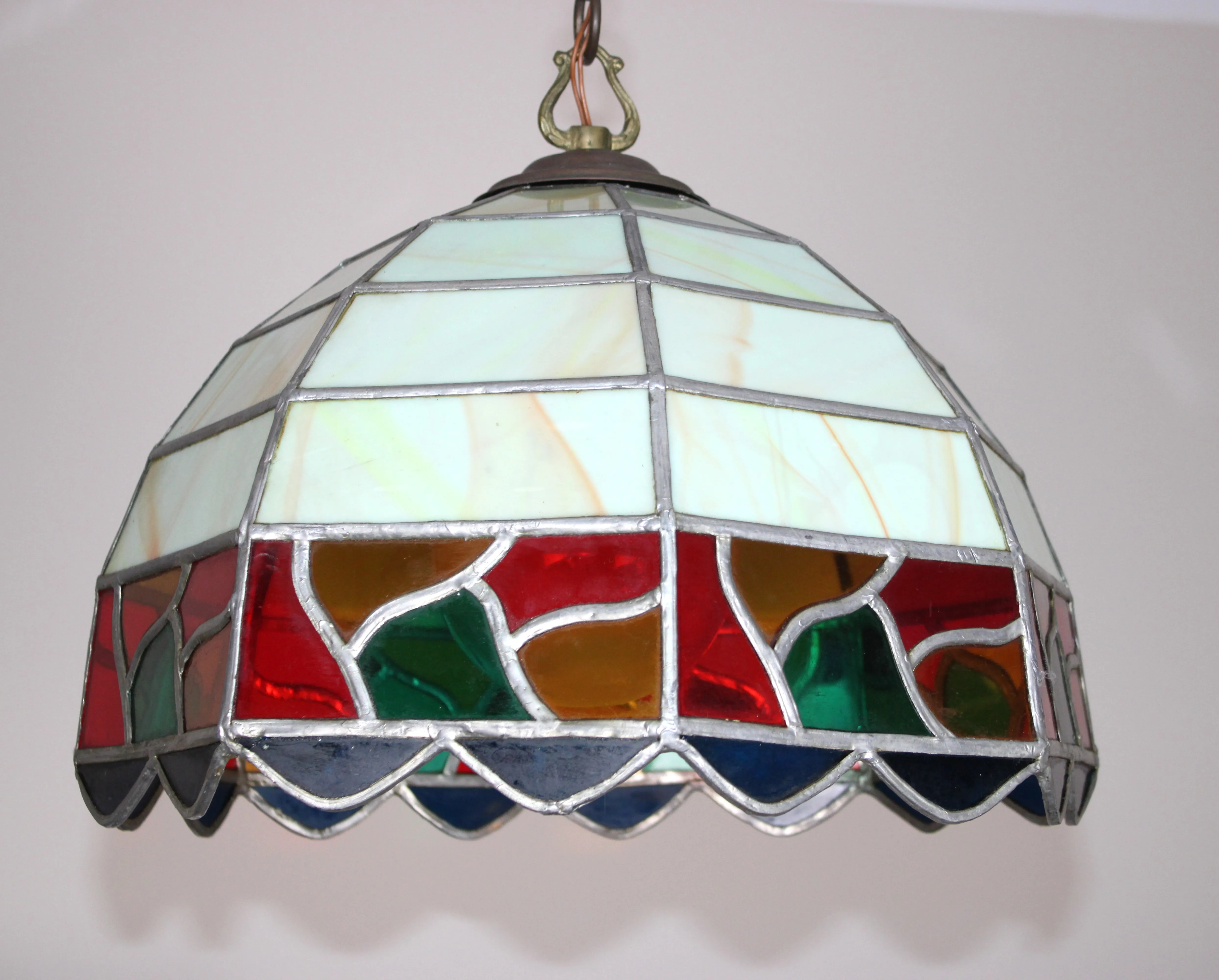 Stara lampa wisząca witrażowa w stylu Tiffany