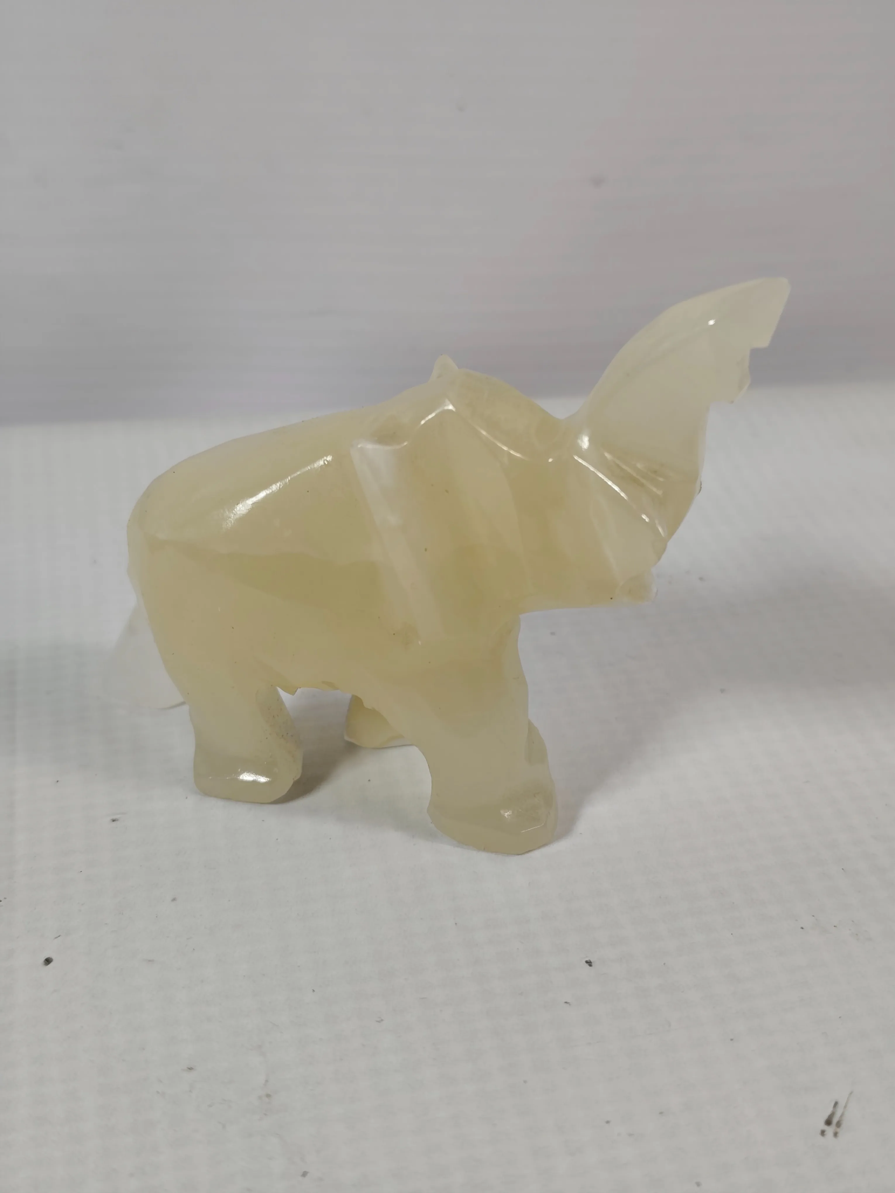 Słoń Ręcznie Wykonany Z Pakistańskiego Onyksu