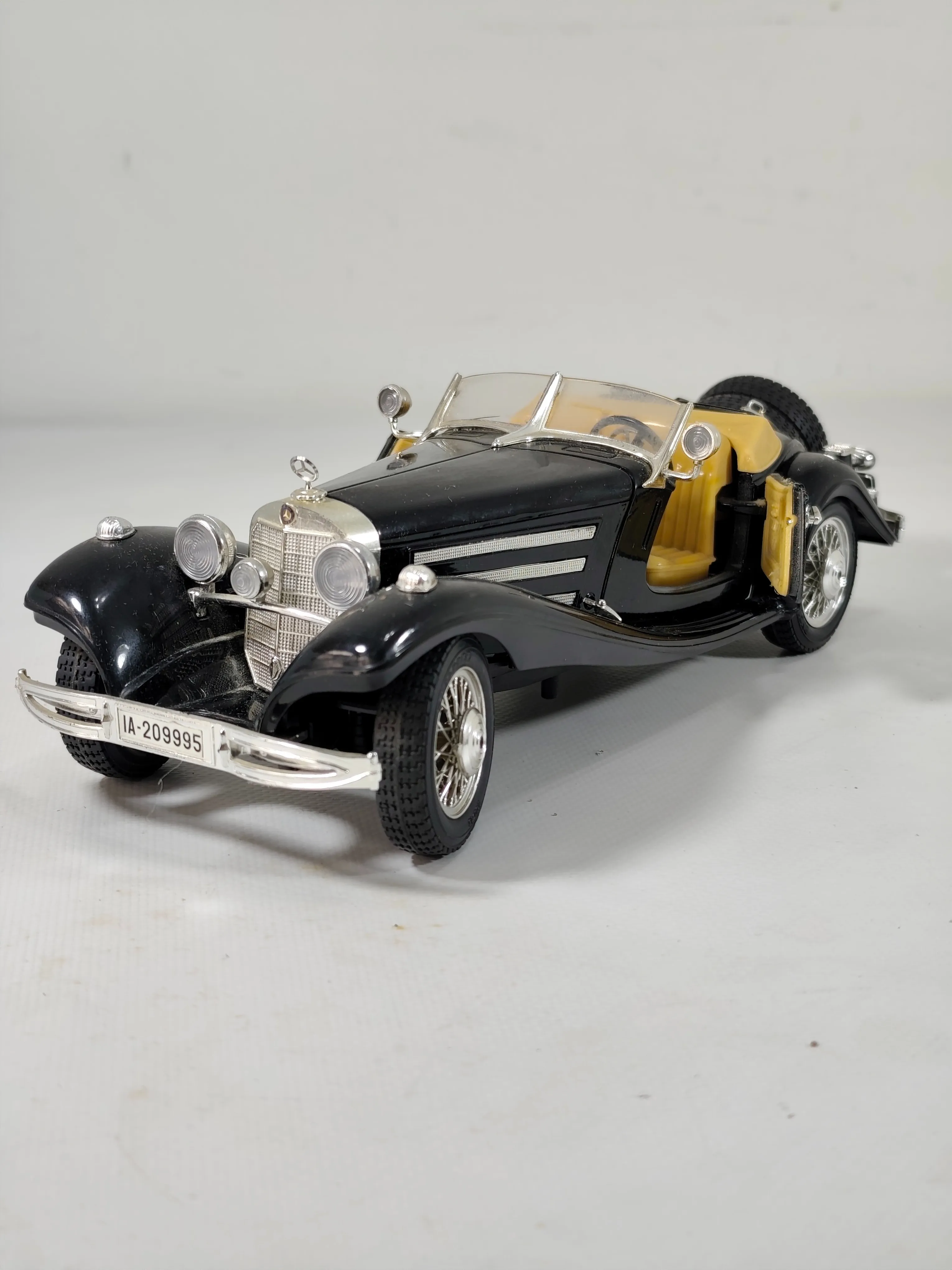 Mercedes-Benz 500K Special Roadster skala 1:18