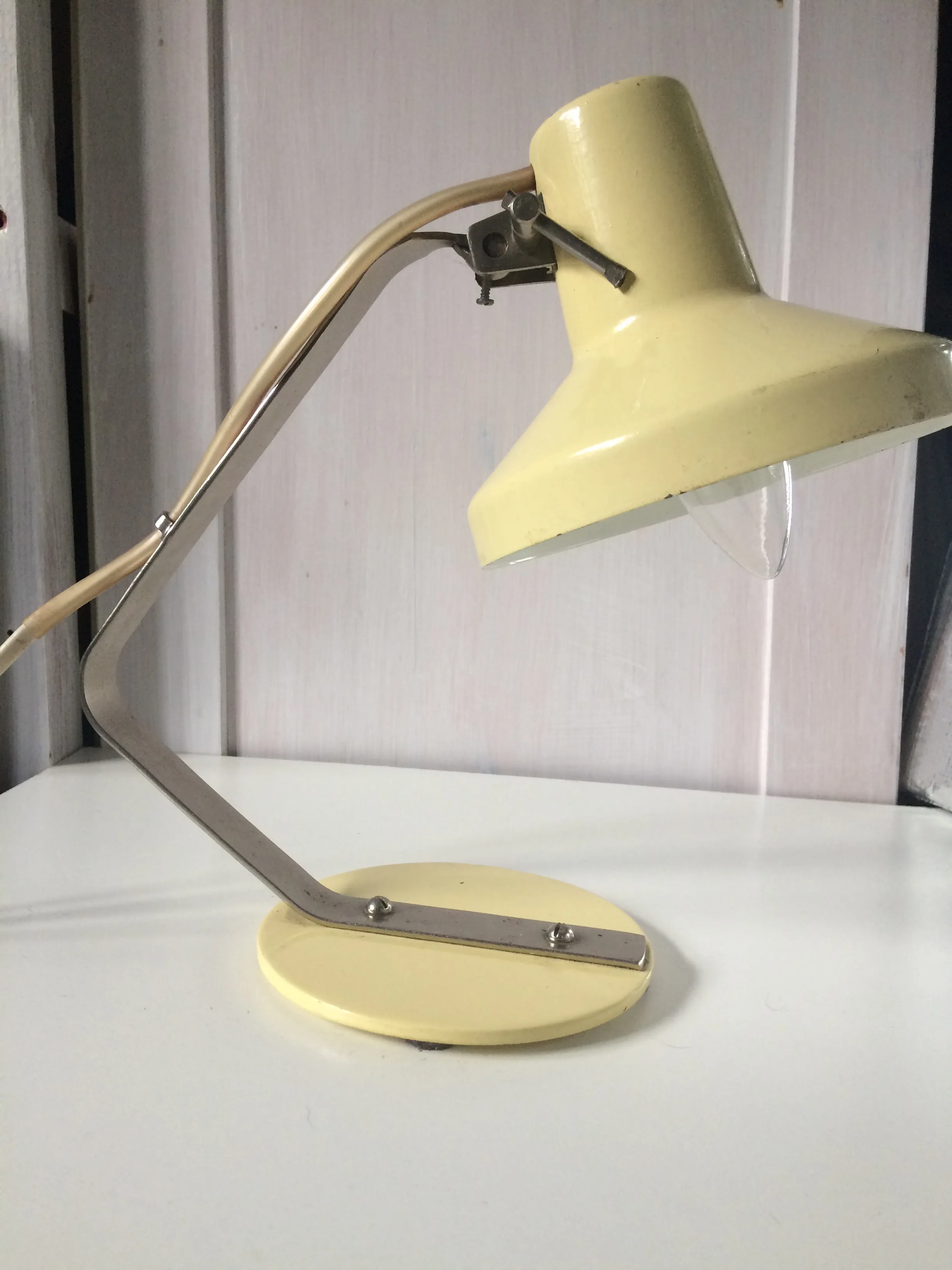 Lampa stołowa nastawna typ 475 Sp. Pracy Metal-Mot Sochaczew