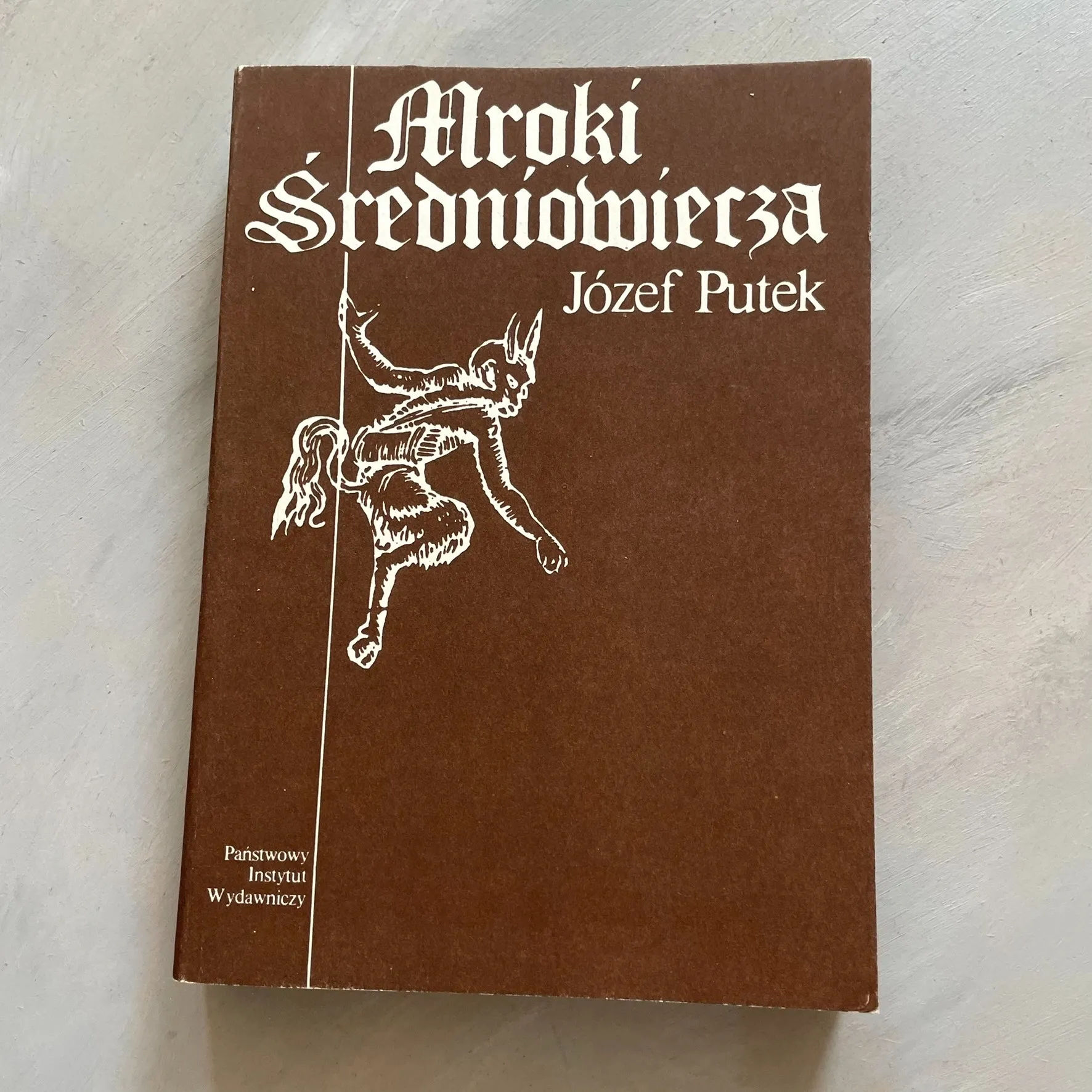 Mroki średniowiecza - Józef Putek