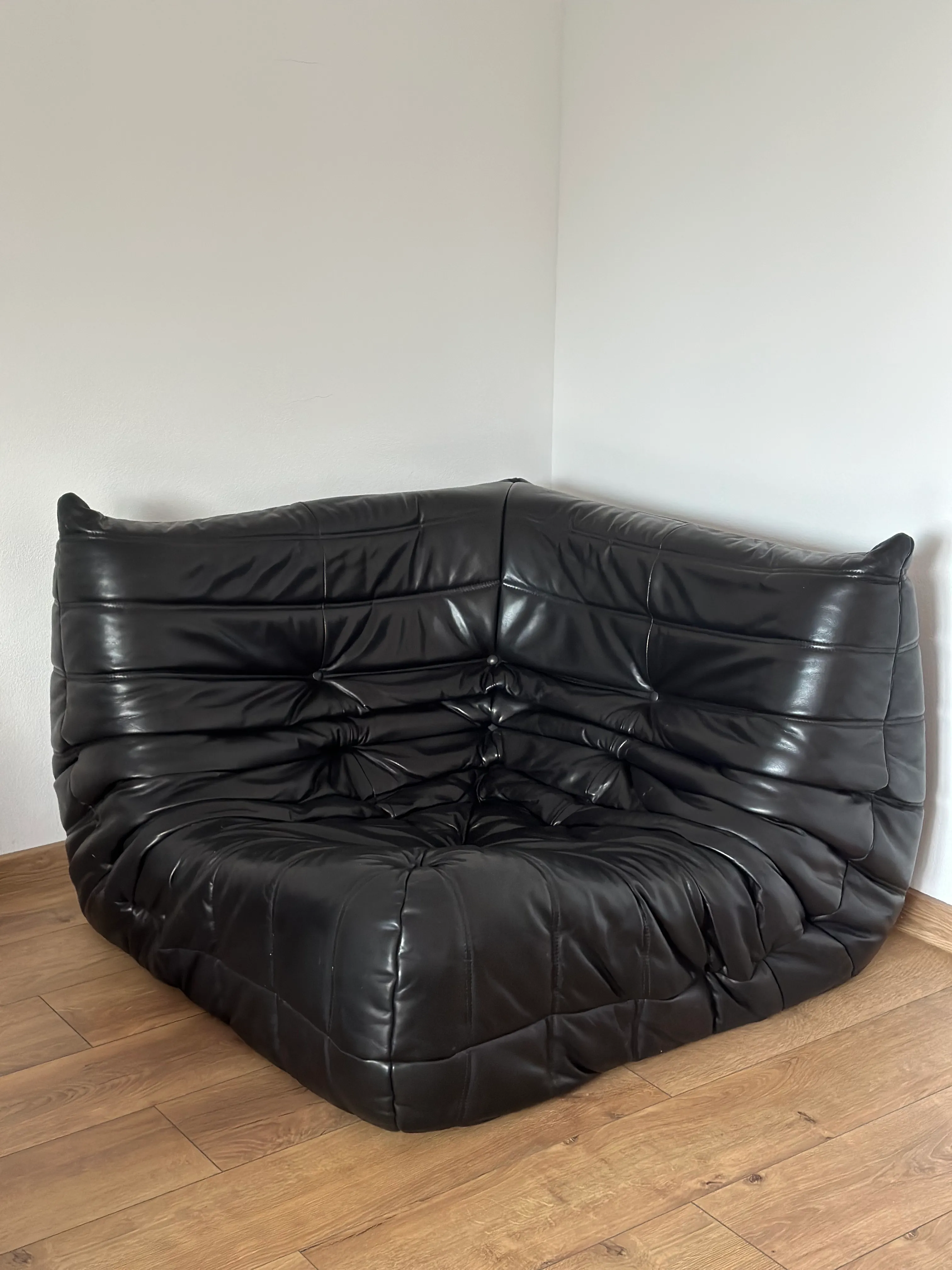 Narożnik Togo Ligne Roset, czarna skóra