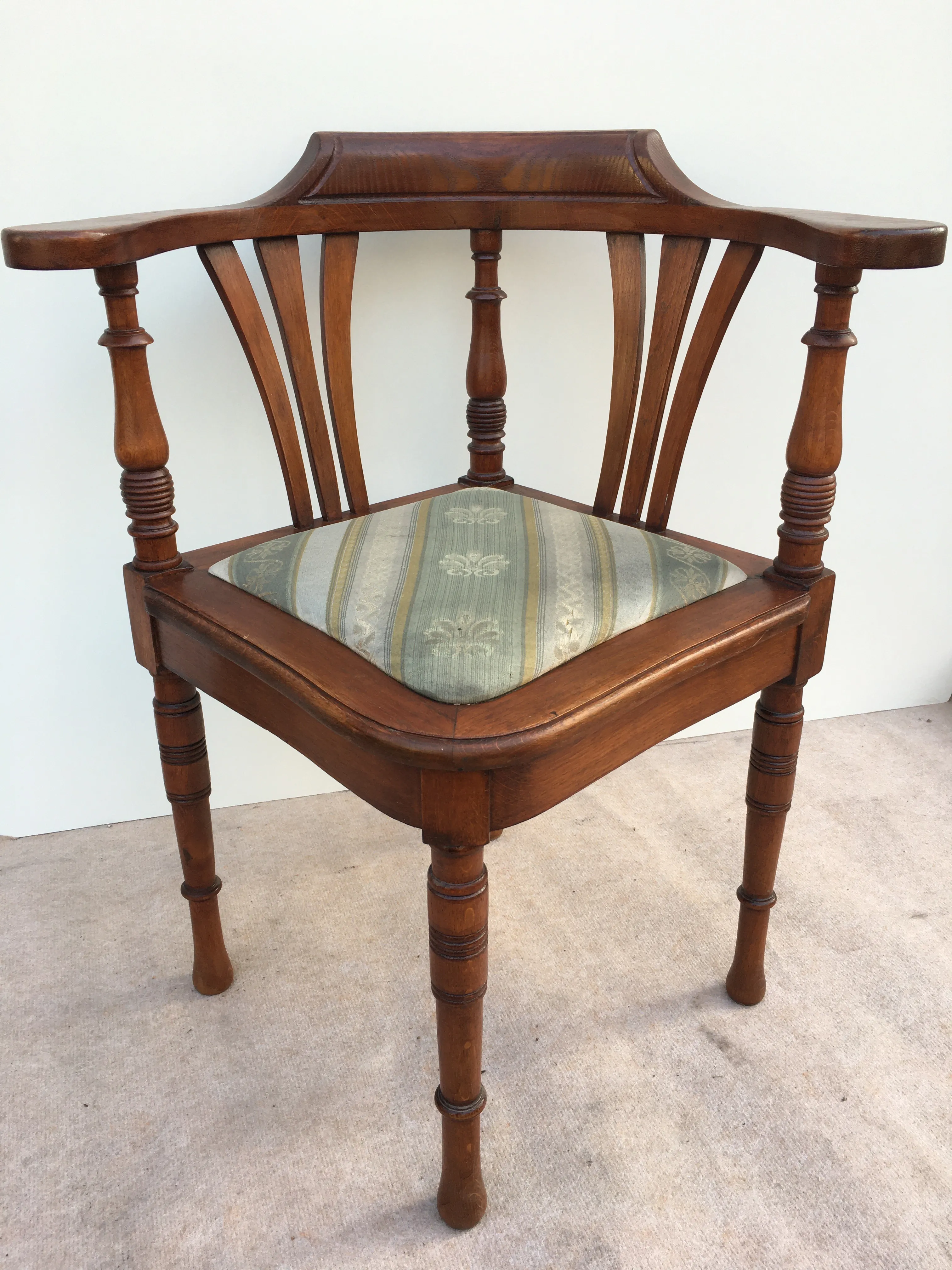 Fotel secesyjny, dębowy, narożnikowy