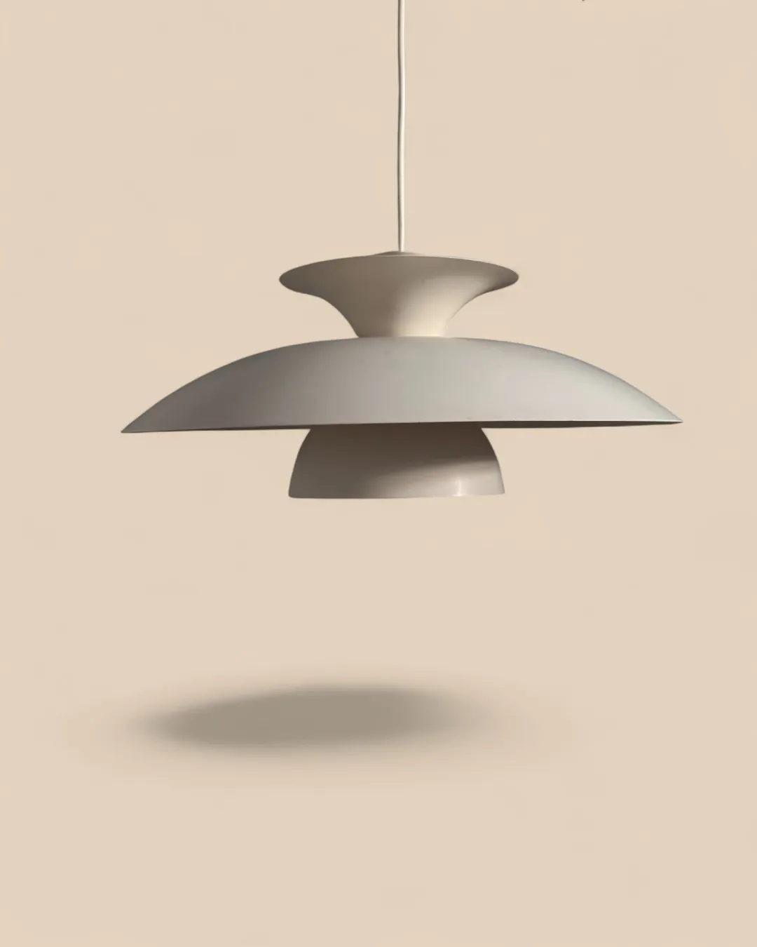 Skandynawska, warstwowa lampa wisząca, lata 60.–70.
