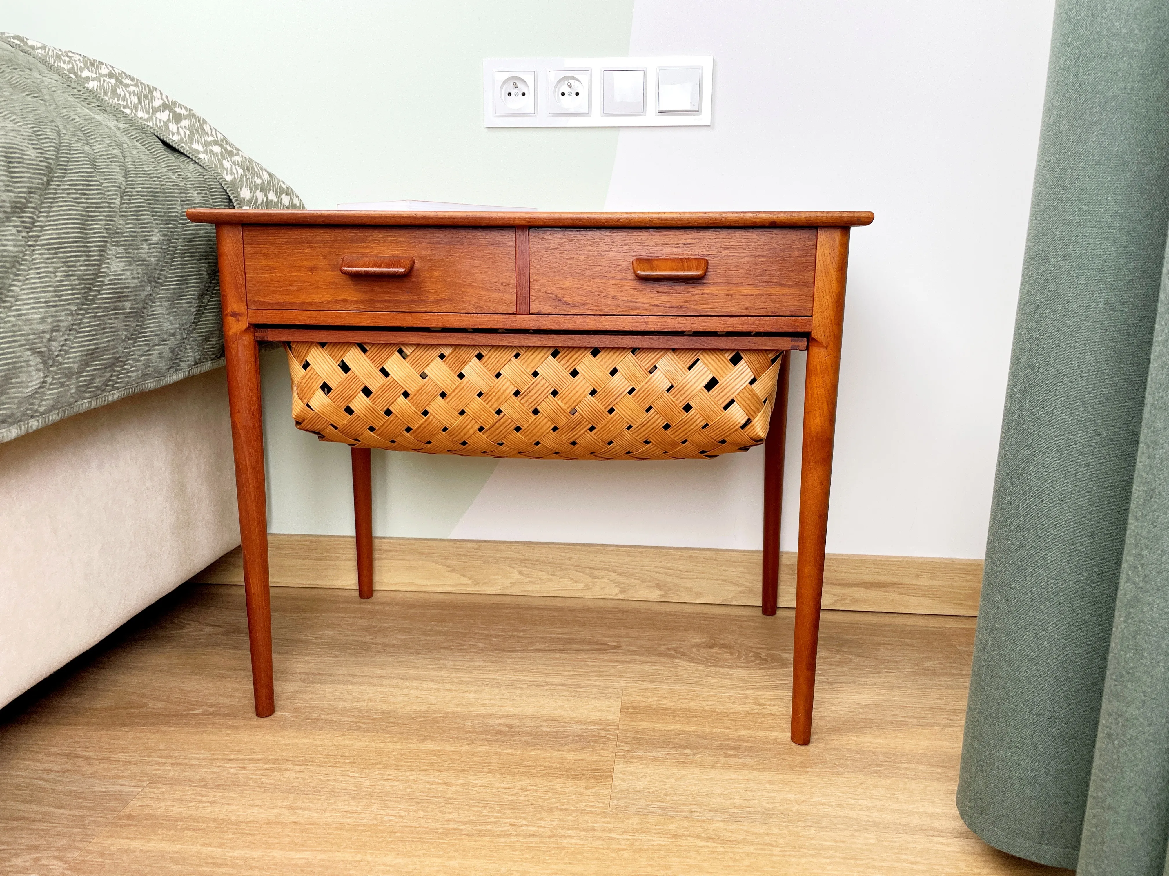 Duńska konsola tekowa z lat 60 • Mid-Century Modern, Skandynawski, Vintage, PRL • Niciak • Szafka