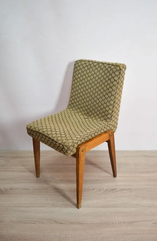 4 Krzesła "AGA" typu 200-125 VAR